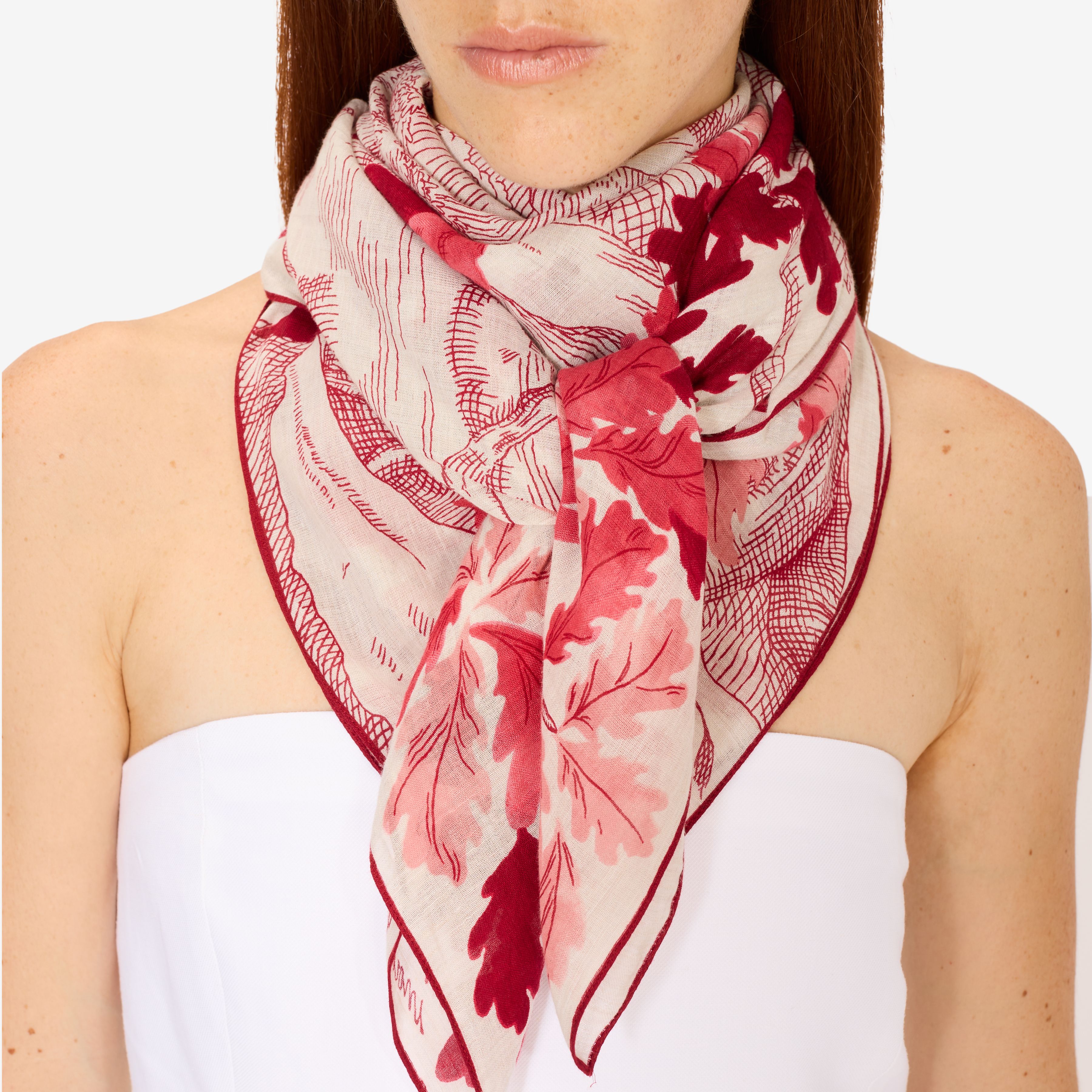 Square 100 - Amboise - Red