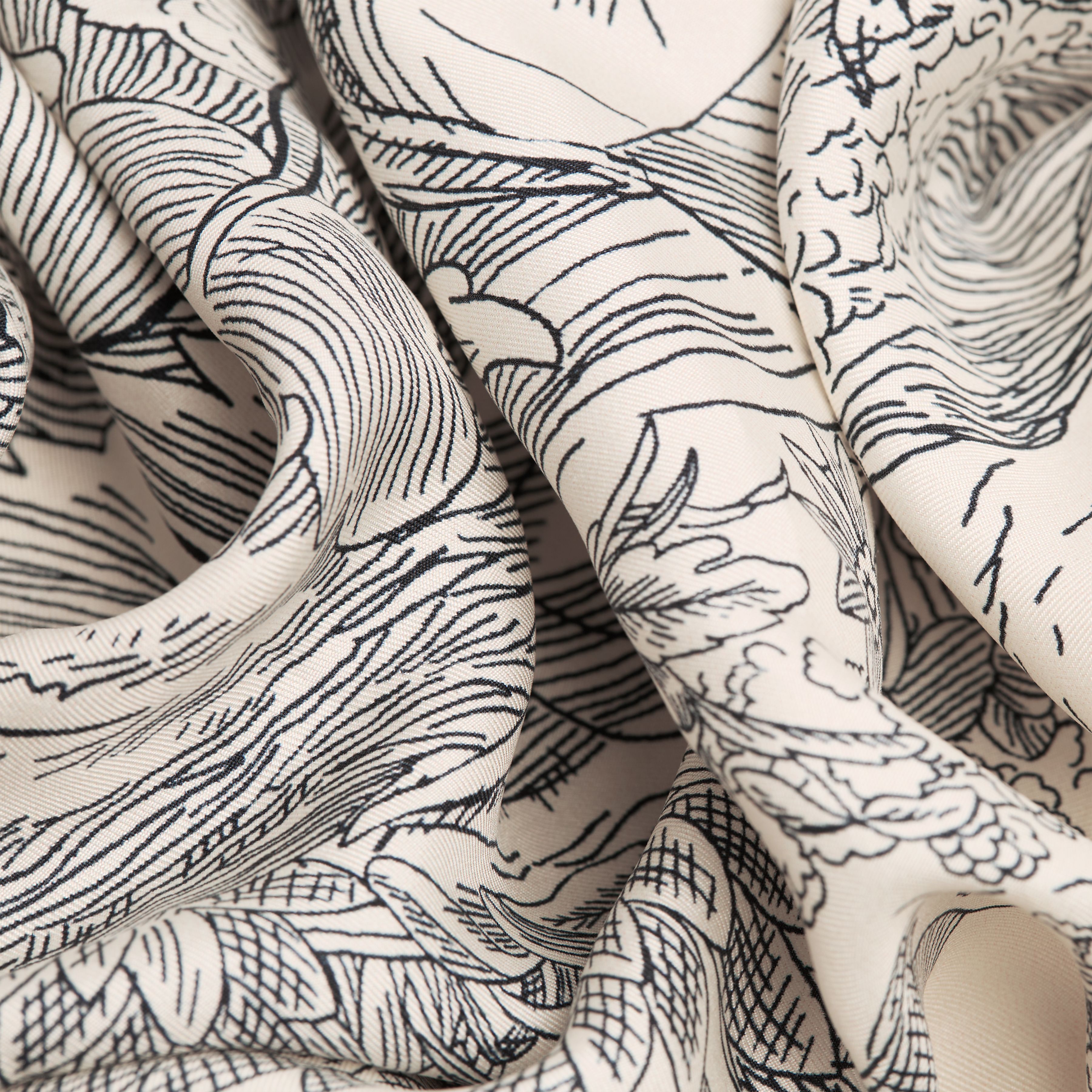 Square 70 - Histoire - White