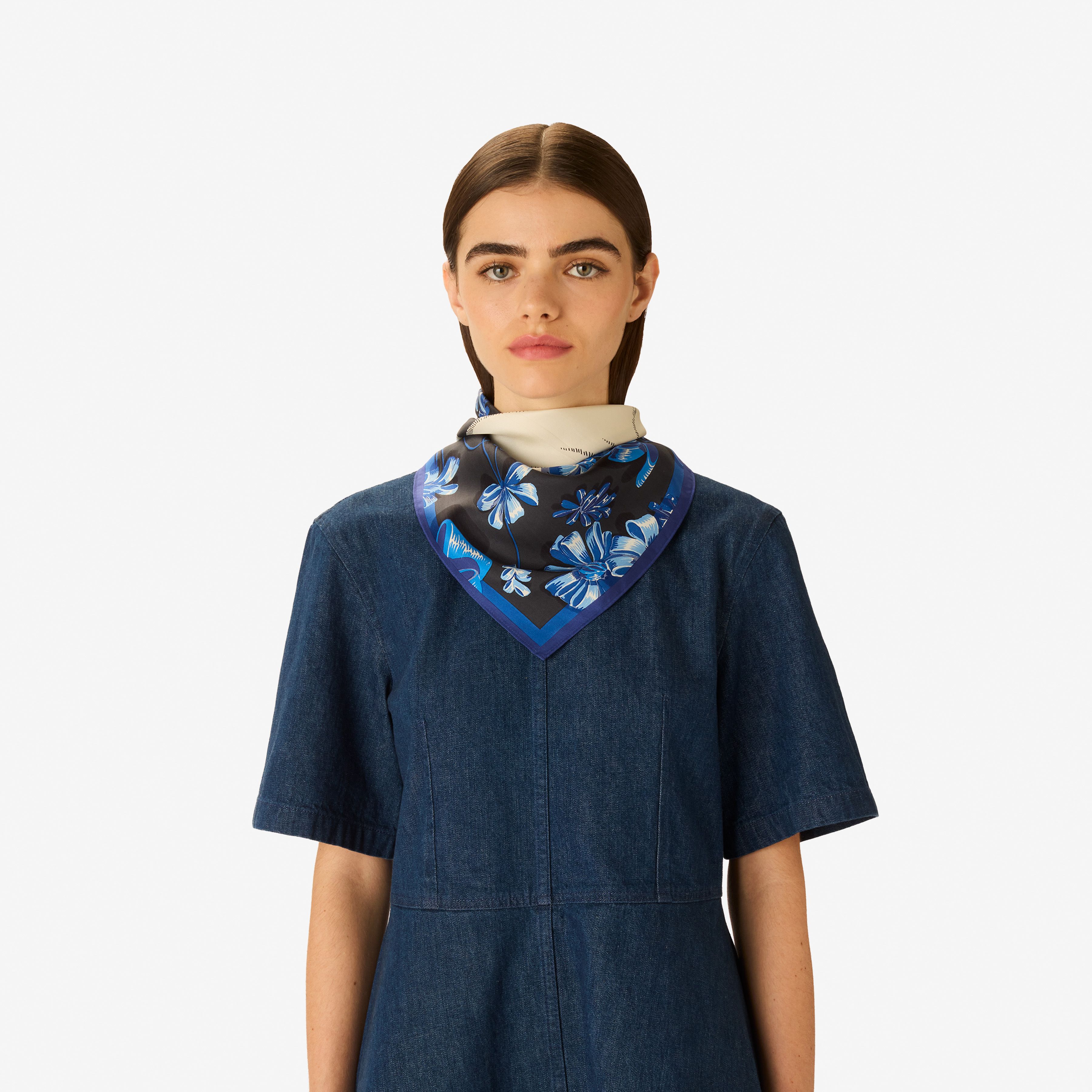 Carré 65 - Toutou - Bleu