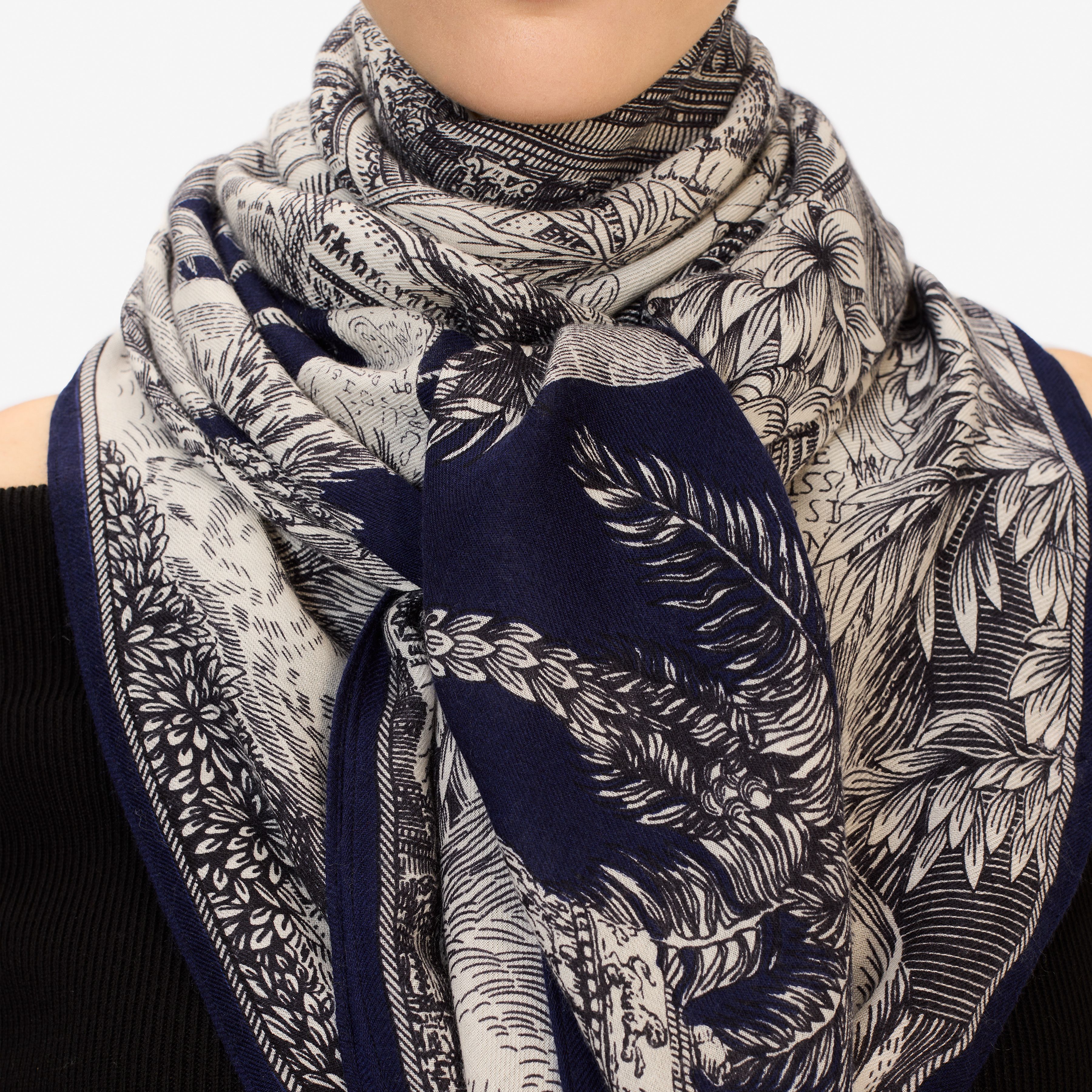 Cashmere Square 130 - Piranesi - Navy