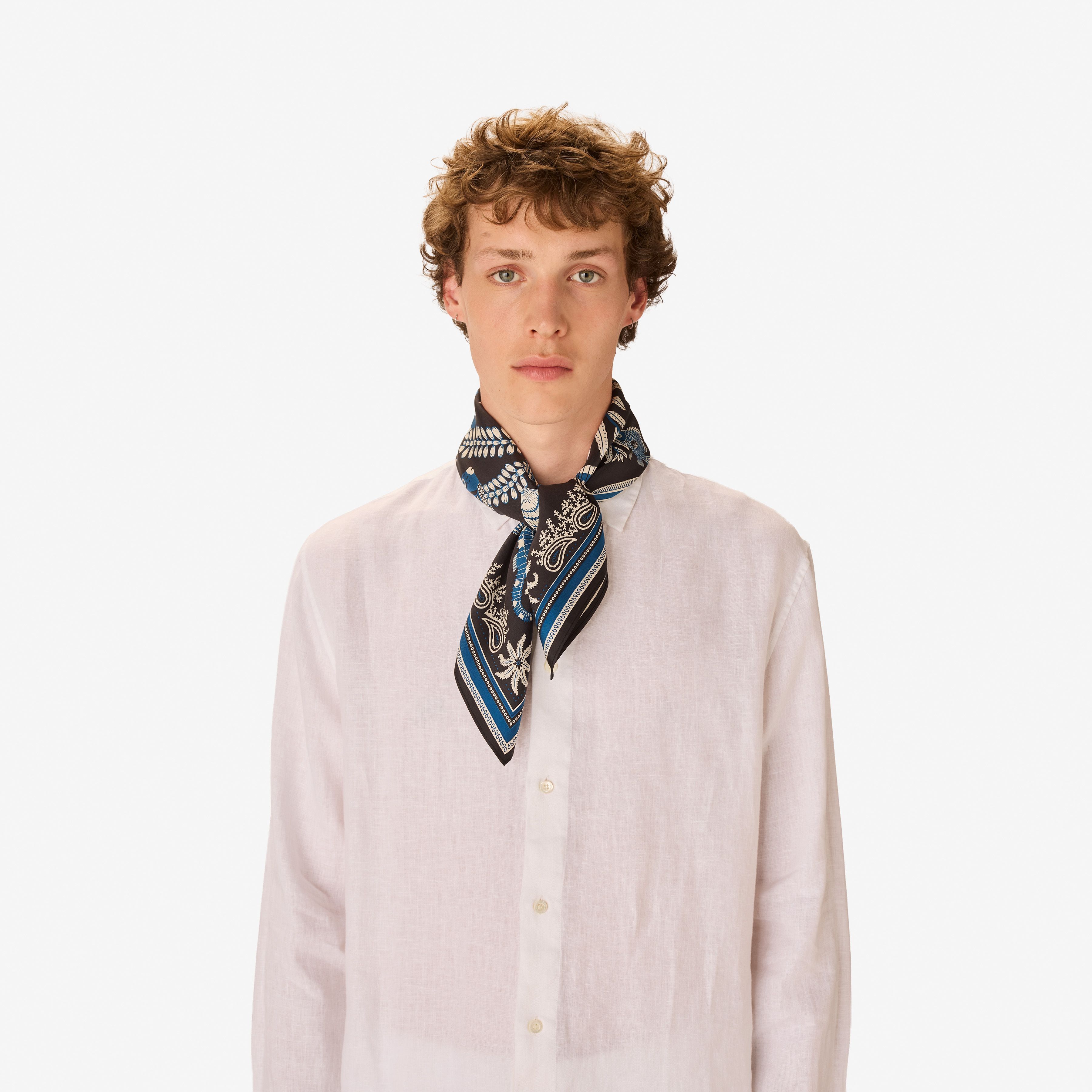 Square 65 - Neptune - Black