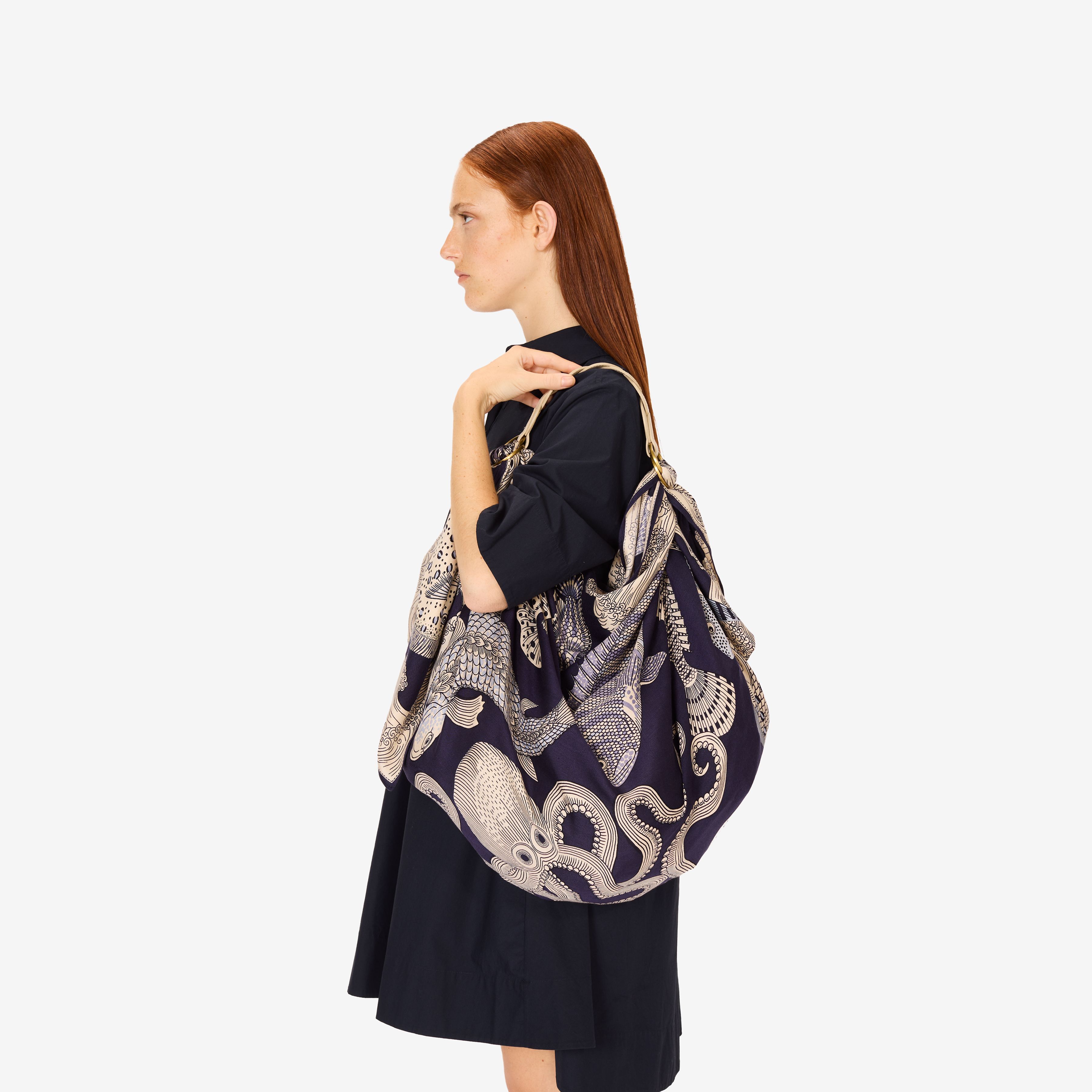 Square 130 - Poseidon - Blue