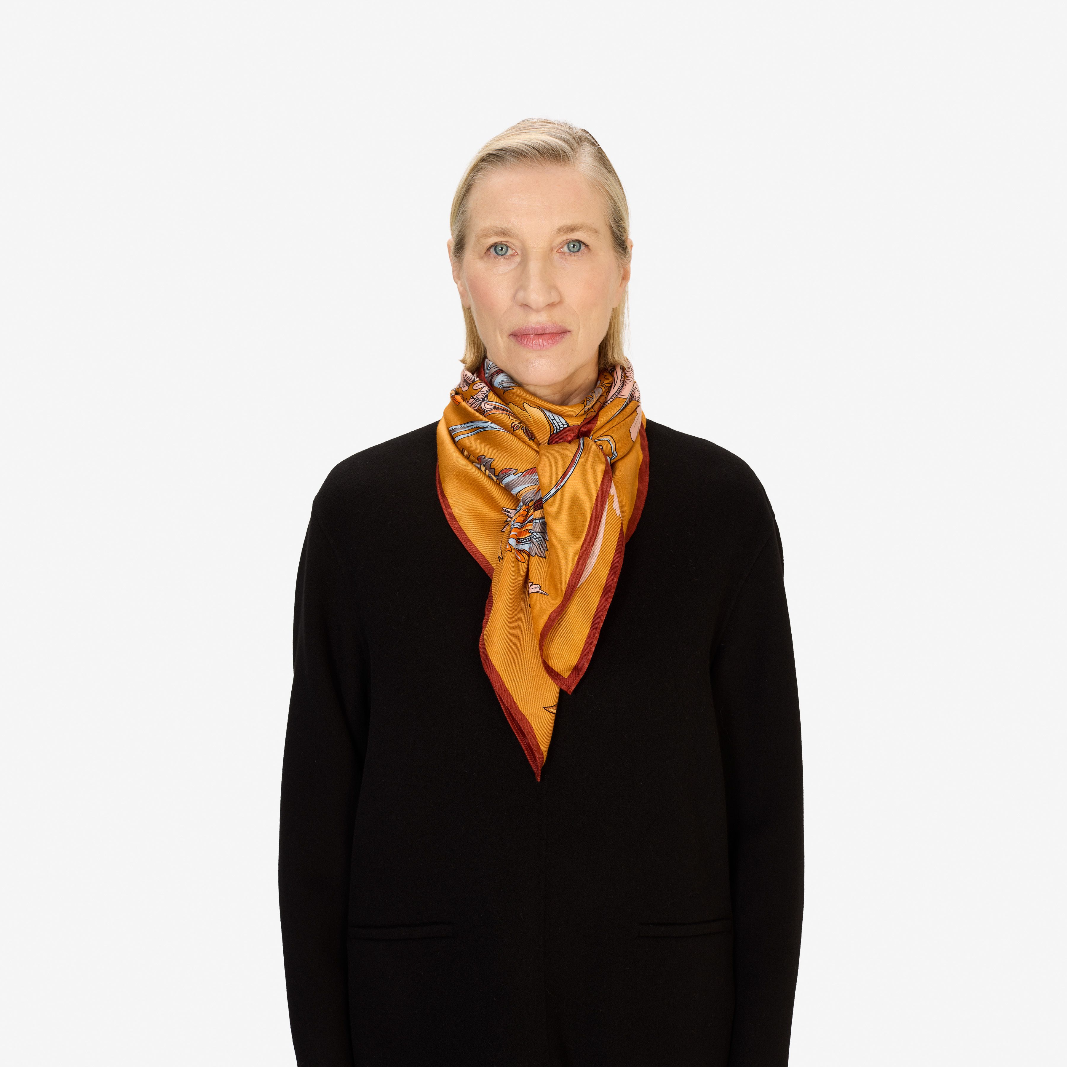 Pañuelo 100 - Rococo - Marrón dorado