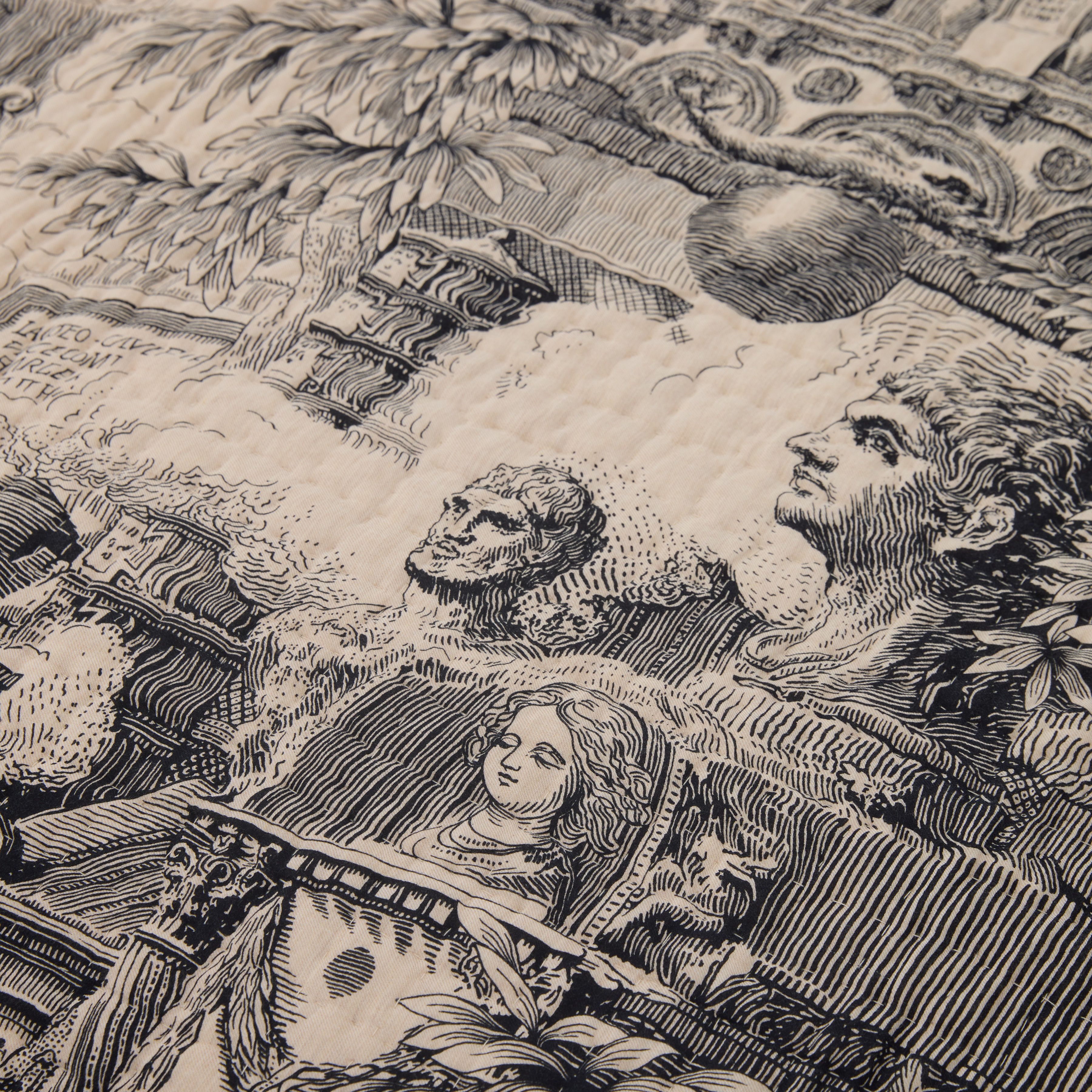 Quilted Cover 140 - Piranesi - Black