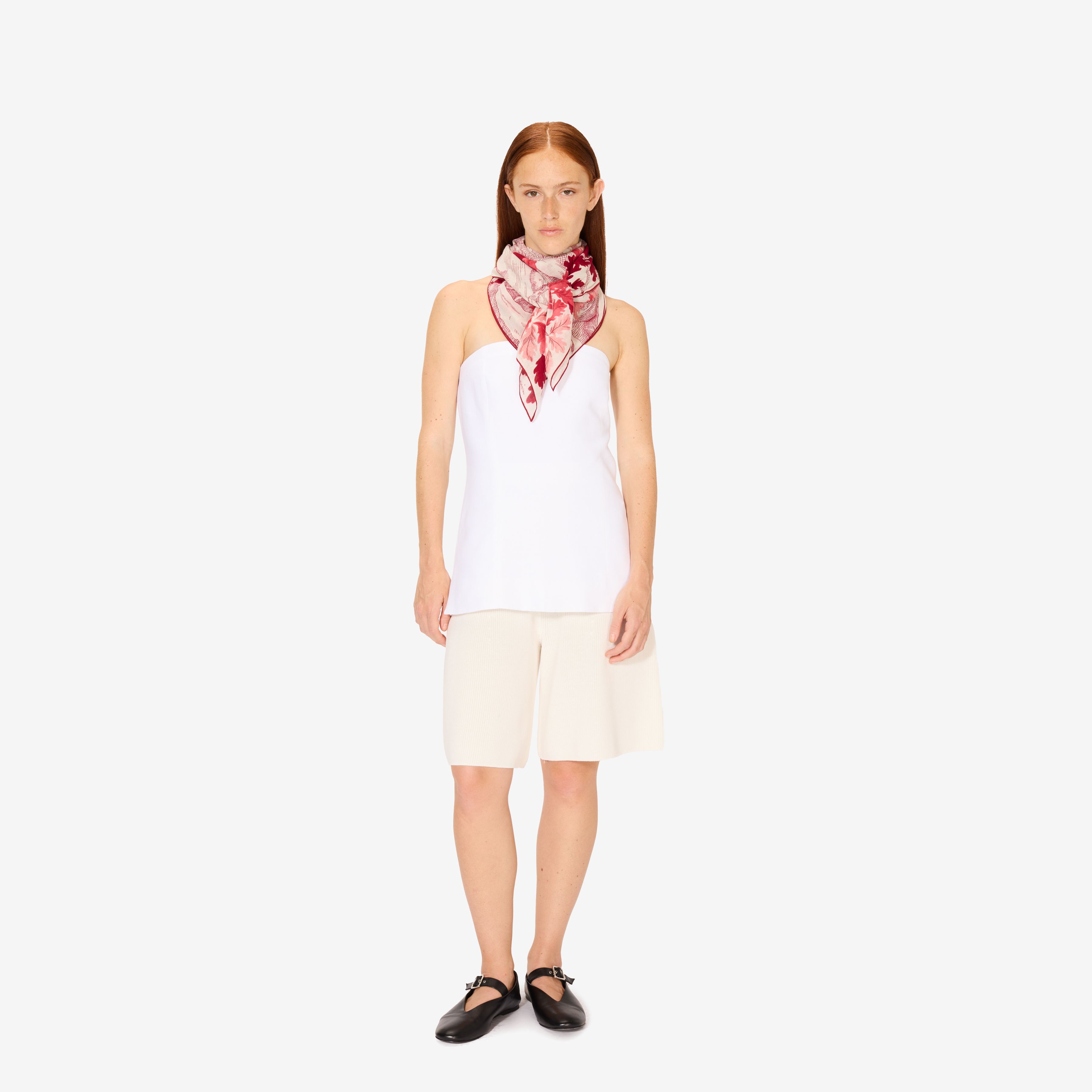 Square 100 - Amboise - Red