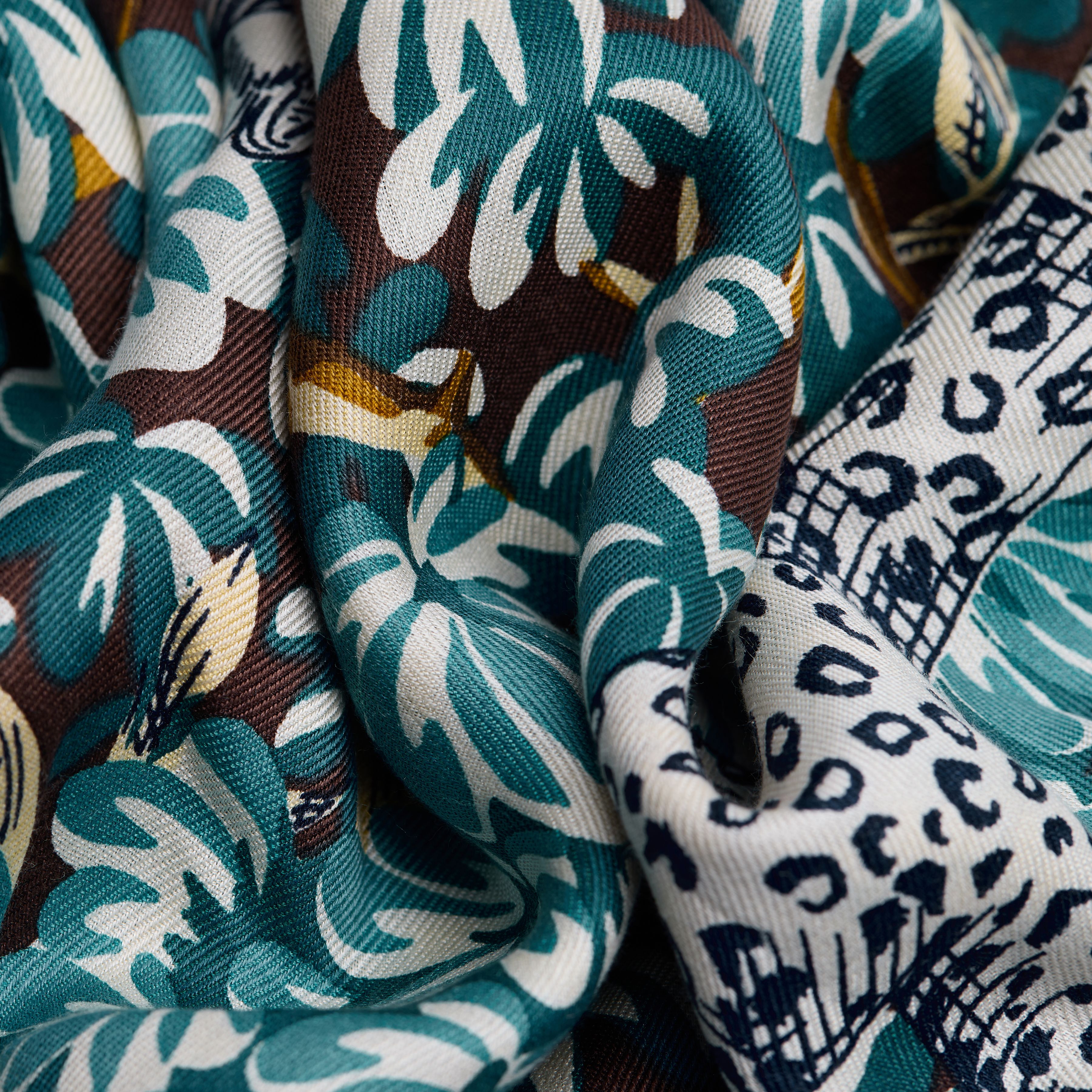 Carré 130 - Bestiaire - Beige