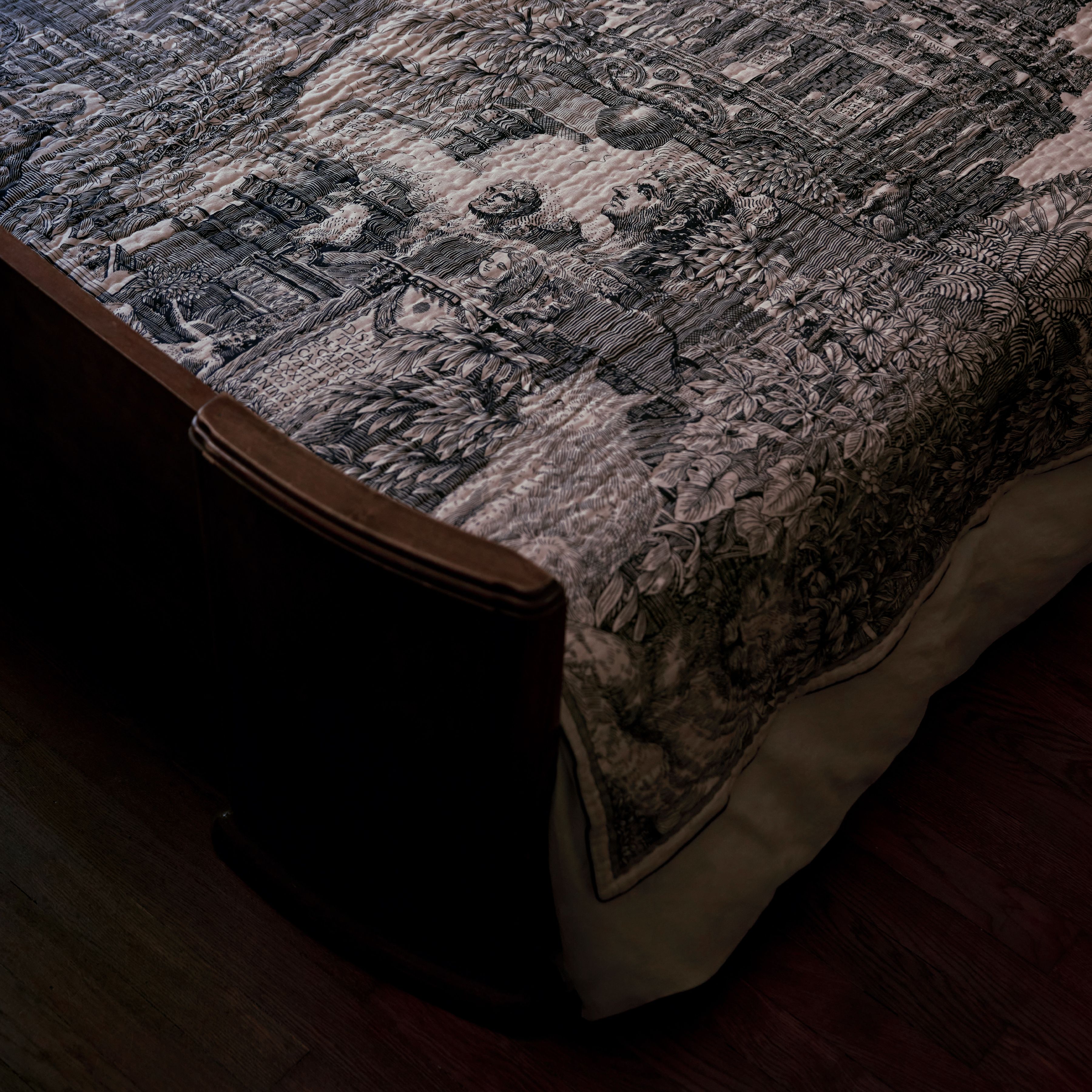 Quilted Cover 140 - Piranesi - Black
